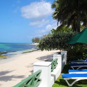 Beachfront Studio with Pool