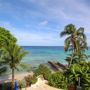 Stunning Beachfront Condo on Paynes Bay