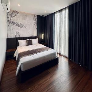 LION 12 Hotel