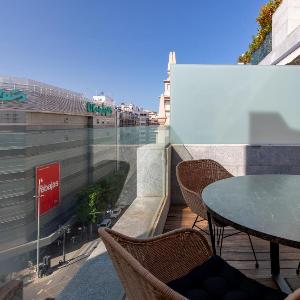 ApartUP Colon Attic Center