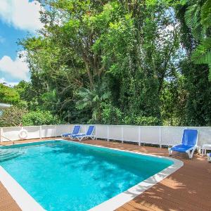 Villa with Private Pool and Sandy Lane Beach Club Access - Coral Gables