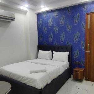 Hotel Aroha A Corporate Suites Near Botanical Garden Metro Station
