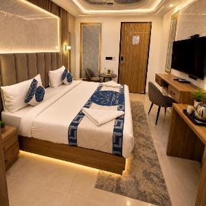 Hotel Woodfalls Inn-Free Airport Pickup Aur Drop