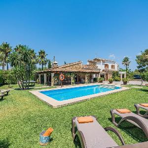 Elegant Pool Villa in Alcúdia