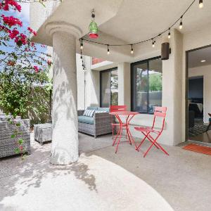 Stylish Ground-Floor Condo