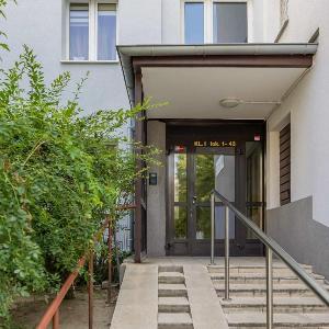 Practical Family Apartment with 2 Bedrooms a Few Minutes From the Airport by Noclegi Renters