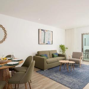 Luxury 2br With Terrace 5-min Walk