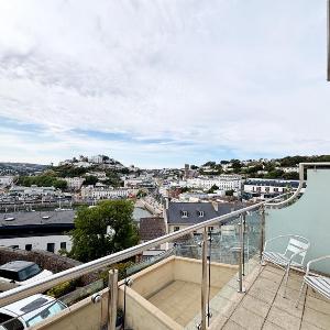 2 The Riviera Torquay