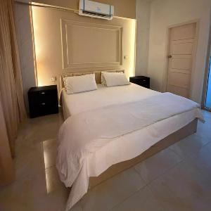 Signature 1BR Suite