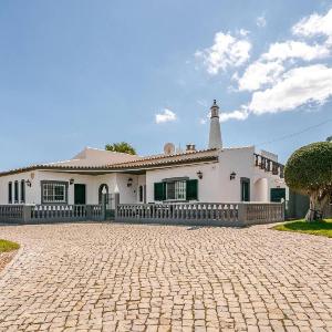 Charming villa with 3 bedrooms and sea view