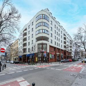 Charming Warsaw Apartment for 6