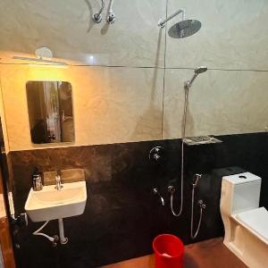Golden Lotus Private Home