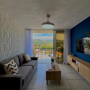 Oasis in the heart of the city 2 Bedroom Apartment