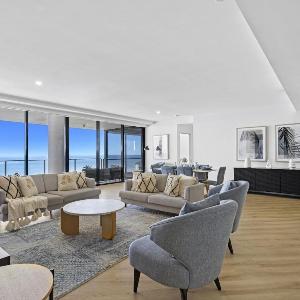 Circle on Cavill 4 Bedroom Executive Sub Penthouse
