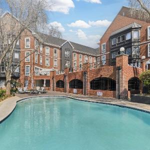 Luxury Living In Circa Illovo By Ctha