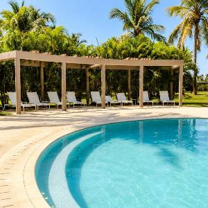 Family Luxury & Beach Club in La Isla Acapulco