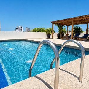 Luxury 2BR inside Old City Private patio AC 2 Pools & parking