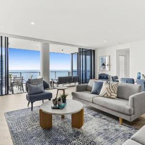 Circle on Cavill 4 Bedroom Stunning Sub Penthouse