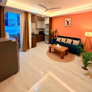 Luxury 1BHK on Golf Course Road with Self Check In