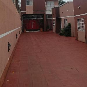 Avá apart
