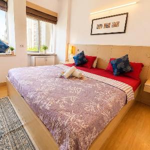 Spacious Luxury Room with View studio flat