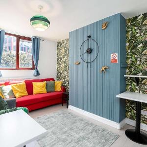 Balcony  Modern 3BR Flat Sleeps 7