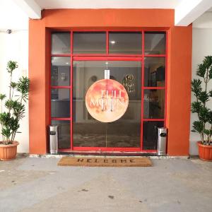 Full Moon Inn Bekasi