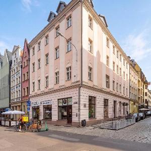 Cozy Apartment on the Main Square in Wrocław by Noclegi Renters