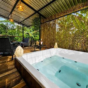 Refugio Eden Luxury Cabin with Private Jacuzzi