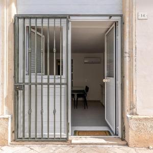 Dinologo Modern Flat by Wonderful Italy