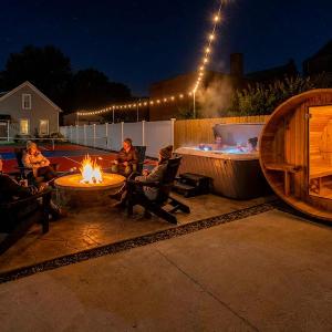 Modern Retreat wit Pickleball Sauna Hot Tub