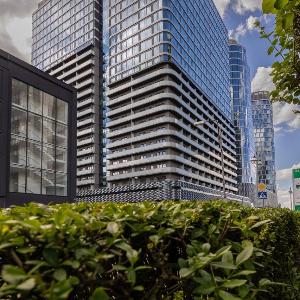 Nowoczesny Apartament z Miejscem do Pracy i Parkingiem Blisko Spodka by Noclegi Renters