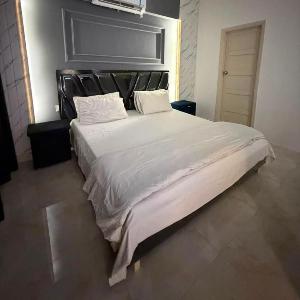 Bright & Cozy 1BR Suite