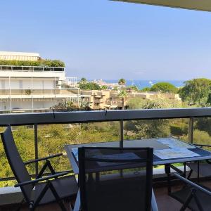 Apartment with sea view terrace and swimming pool