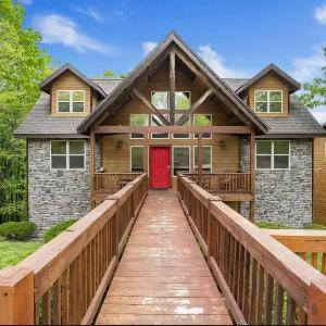 3 min to SDC! 8 Beds6 Bath Game Room NO STEPS