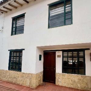 Casa de dos niveles