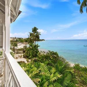 Steps from the Sea with a Plunge Pool - Chanel No. 5