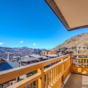Alpine Stay w Private Ski Views
