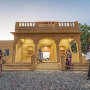 Dilwale desert camp