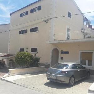 Apartments and rooms with parking space Split - 27910