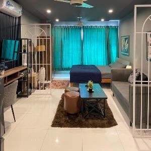 Crestview Studio Apartment