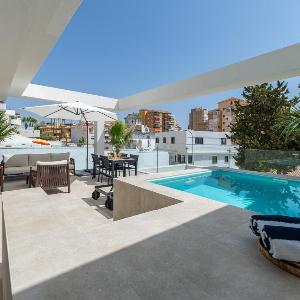 797 HOLIDAY RENTALS - Lujoso piso con piscina privada
