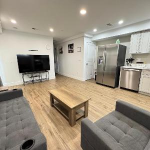 NEW COZY Apartment 2-Bedrooms Easy Parking