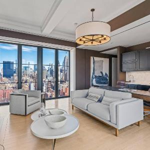Penthouse Modern Spacious bedrooms