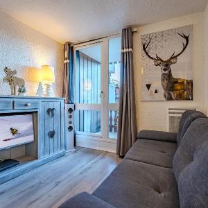 Slopeside Apt w Balcony & Views