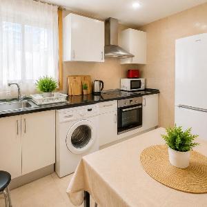 Cozy double bed in share apartment