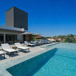 New with pool and close to the center of Rosa.