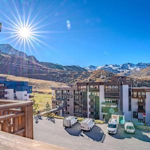 Ski-In Out Apt w Mountain Views