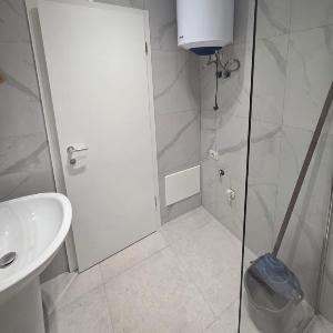 B Residence 3
