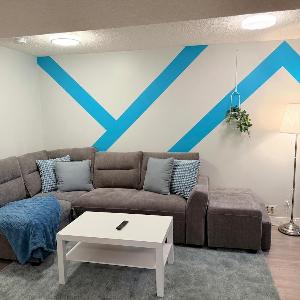 Stylish 2BR Suite Near Downtown Sleeps 6